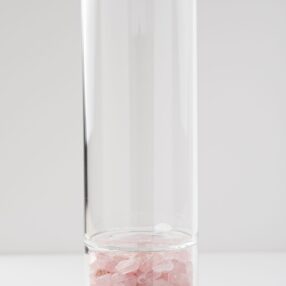 Botella agua ritual - Corazón tierno (Cuarzo rosa)